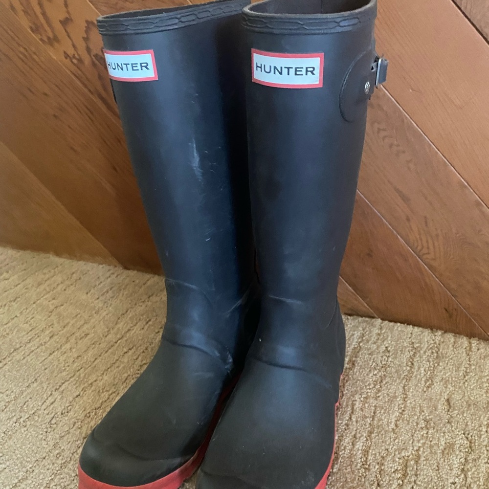 Size 6 Hunter rain boots